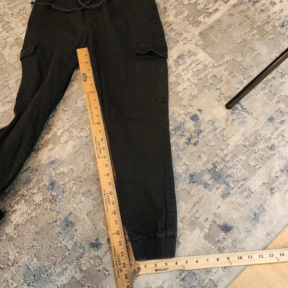 Almost Famous Black Stretch Denim Jogger Cargo Overalls. Size Large - Picture 16 of 16